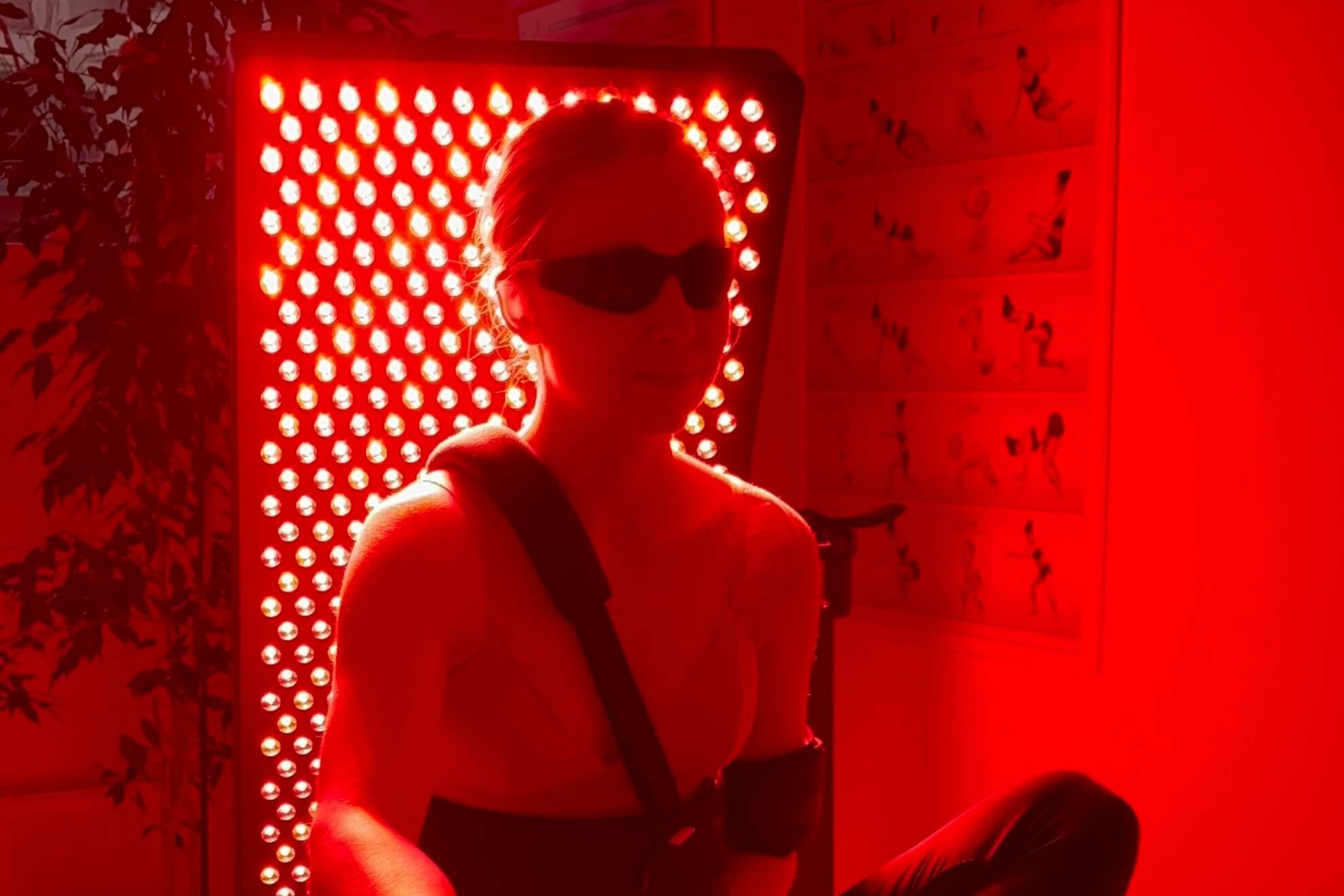 Červené světlo - logo KM KINEPRO PLUS s.r.o.