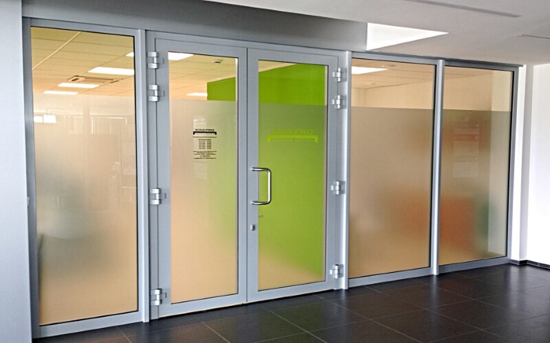 Vstup do ordinace KM KINEPRO PLUS s.r.o. - přístupná fyzioterapeutická ambulance